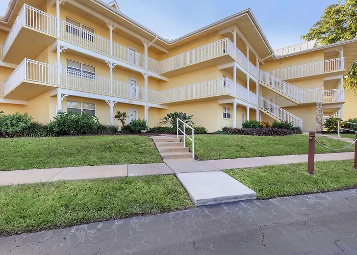 Hilton Vacation Club Charter Club Naples Bay